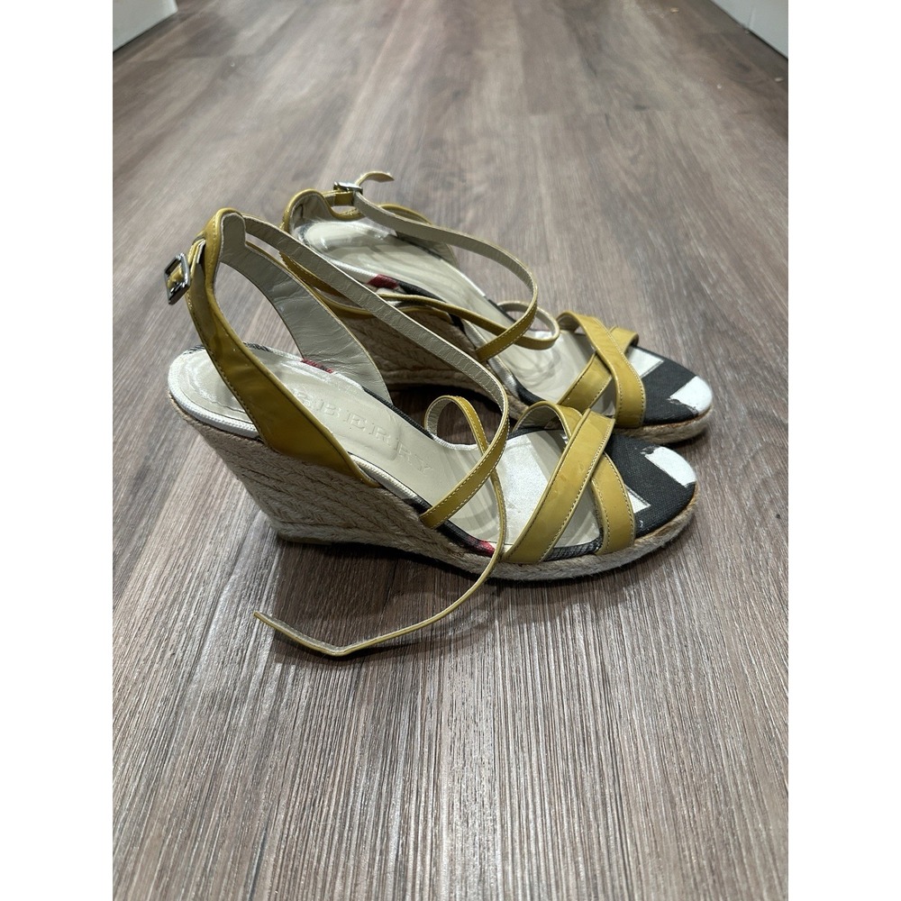 Burberry Wedge Sandals‎ Yellow Patent Leather Womens Shoe Size EU 39 $520